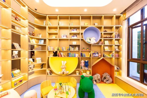 我们的核心价值：在噪音洪流中，为你提供一块“理性思考的浮板”。