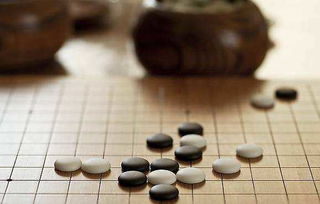 优秀的期货交易员，如何像顶尖围棋手一样思考？三步预见黄金原油的终局。