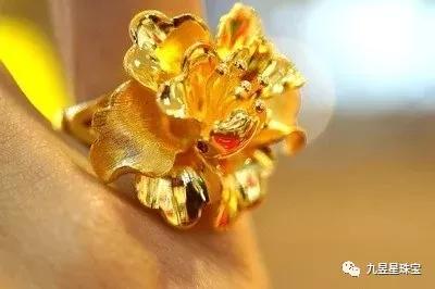 黄金，暗藏玄机。