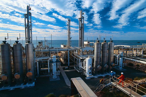 原油期货直播室航运板块：红海危机升级，原油与A股航运基金。，原油期货直播间风险大吗