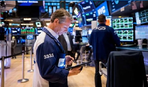 纳指期货直播室“内幕交易”：科技巨头高管们，到底是在疯狂减持还是悄悄增持？